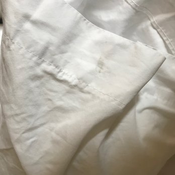 Quality Inn Fallbrook I-15 - Stained pillowcase - Hotels Near Me - Fallbrook, California Quality Inn Fallbrook I-15 - Stained pillowcase - Hotels Near Me - Fallbrook, California