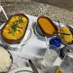 O Caranguejo Restaurante - Seafood main dish comes with rice and a consume to die for.