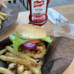 Sandwich Brewing Co - The yummy bacon cheeseburger!