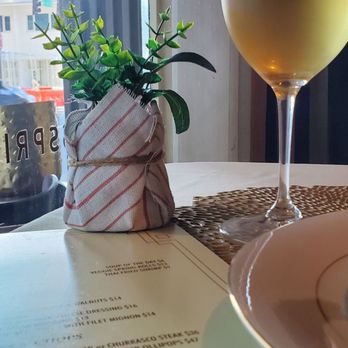 CLASS Soiree Steakhouse - White wine - Steakhouses Near Me - Hollywood, Florida