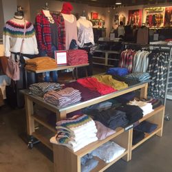 American Eagle Outfitters Factory Outlet