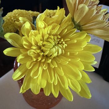 Bistro Le Relais - Fresh flowers! - French Near Me - Louisville, Kentucky