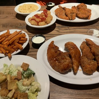 Anchor Bar - Cesar salad, tenders, Mac & cheese, sweet potato fries & tater tots - Sports Bars Near Me - Round Rock, Texas