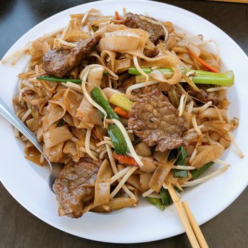 Mr. Champion - 干炒牛河 - Cantonese Near Me - Arcadia, California