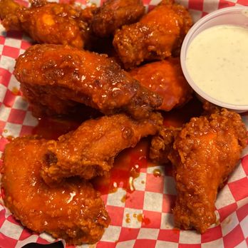Spanky's Pizza - 8 wings with ranch - Pizza Near Me - Pasadena, Texas Spanky's Pizza - 8 wings with ranch - Pizza Near Me - Pasadena, Texas