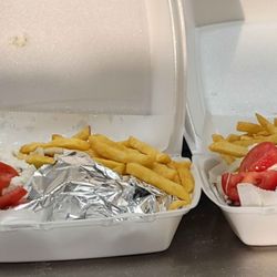 Muncie Market Fish & Chicken - Gyro Meals