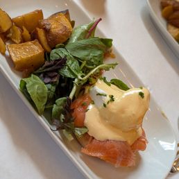 Eggs Benedict split Eggs Benedict split