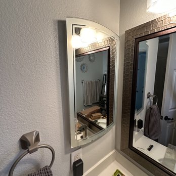 Levus - Replacing the built-in mirror - Handyman Near Me Levus - Replacing the built-in mirror - Handyman Near Me