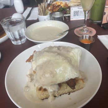 The Peach - Biscuit and Biscuit & Fried Chicken with gravy - Breakfast & Brunch Near Me - Oakland, California