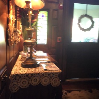 Ivy Lodge Bed and Breakfast - Hotels Near Me - Newport, Rhode Island