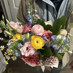 Eden’s Flower Truck - Floral Arrangement