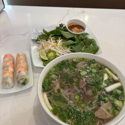 Shrimp spring roll Pho #8 - Filet mignon & meatball Shrimp spring roll Pho #8 - Filet mignon & meatball