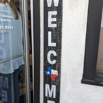LJ's BBQ - Cool sign - Barbeque Near Me - Brenham, Texas