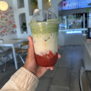 Möge Tee-Jacksonville - Strawberry Matcha latte - Bubble Tea Near Me - Jacksonville, Florida