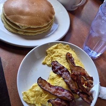Chillers Grill - Breakfast & Brunch Near Me - Fort Lee, New Jersey Chillers Grill - Breakfast & Brunch Near Me - Fort Lee, New Jersey