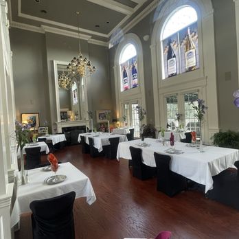Claremont Inn - Great Hall Dining Room - Hotels Near Me - Stratton, Colorado Claremont Inn - Great Hall Dining Room - Hotels Near Me - Stratton, Colorado