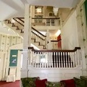 Walker Manor Bed & Breakfast - Staircase - Bed & Breakfast Near Me - Gladewater, Texas