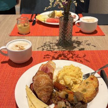 Hotel Hesperia Sevilla - Breakfast - Hotels Near Me - Seville, SE