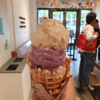 Jeni's Splendid Ice Creams - Ice Cream & Frozen Yogurt Near Me - Chicago, Illinois Jeni's Splendid Ice Creams - Ice Cream & Frozen Yogurt Near Me - Chicago, Illinois