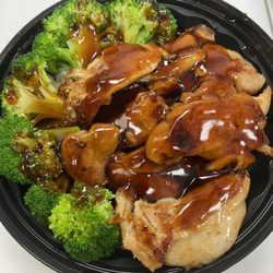 Wills Hawaiian BBQ - Amazing food, many options, fairly priced and kind staff. Happy to have found this place!