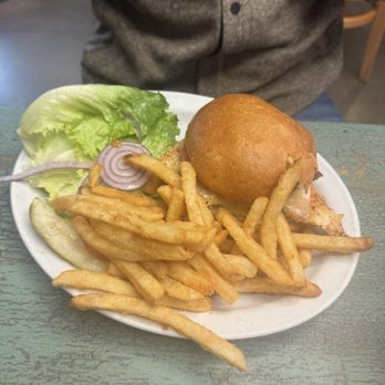 Gloria’s - Southwestern chicken sandwich - Juice Bars & Smoothies Near Me - Moab, Utah