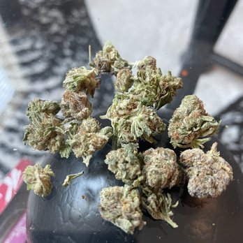 Curaleaf - Awfully trimmed bud... - Cannabis Clinics Near Me - Phoenix, Arizona
