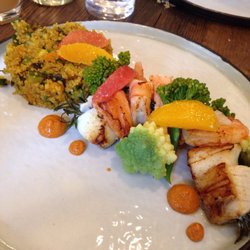 Epicure - Menu du jour: brochette de poisson et salade de quinoa