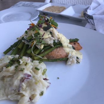 A Fish Called Avalon - Salmon topped with asparagus and béarnaise sauce, with a truffle mash - Seafood Near Me - Miami Beach, Florida