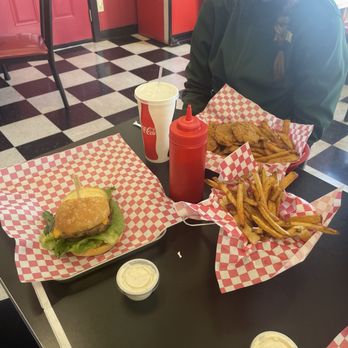CC Diner and Ice Cream - Burgers Near Me - Crescent City, California CC Diner and Ice Cream - Burgers Near Me - Crescent City, California