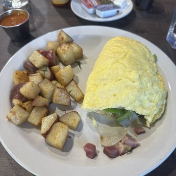 Tribu Caffe - Denver Omlette - Breakfast & Brunch Near Me - Chicago, Illinois Tribu Caffe - Denver Omlette - Breakfast & Brunch Near Me - Chicago, Illinois