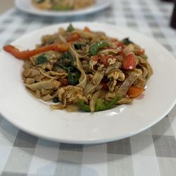 Thai Mango - Drunken Noodles