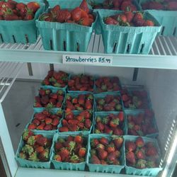 B&L Farm Market  - Fresh fruits