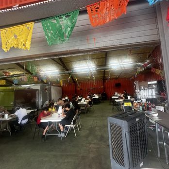 Las Cuatro Monarcas - Mexican Near Me - Houston, Texas