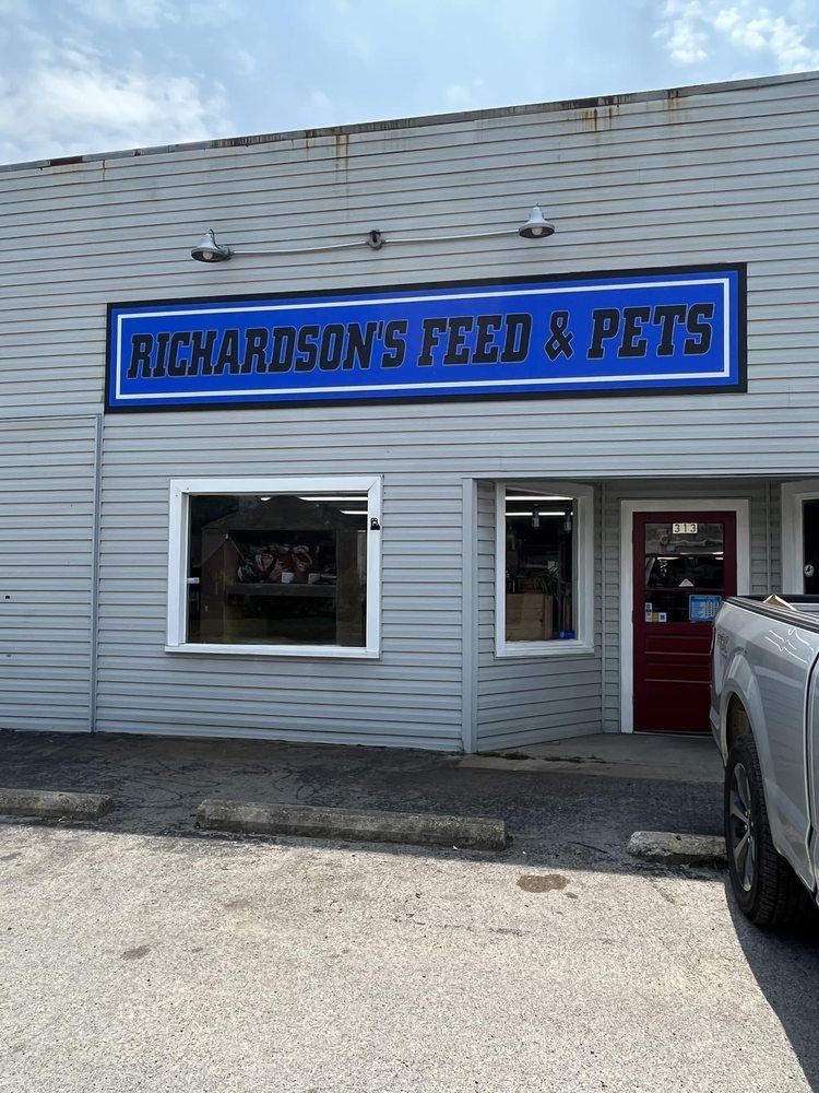 RICHARDSON FEED AND PET CENTER Updated September 2024 313 Old