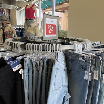 Old Navy Outlet - 01/29/2023 - Men's Clothing Near Me - Tucson, Arizona Old Navy Outlet - 01/29/2023 - Men's Clothing Near Me - Tucson, Arizona