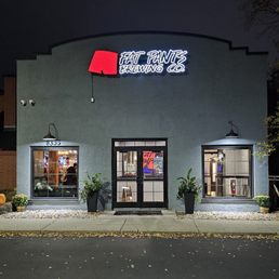 the front of a restaurant at night the front of a restaurant at night