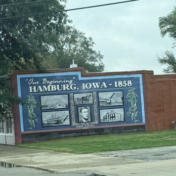 Blue Moon Bar - Bars Near Me - Hamburg, Iowa