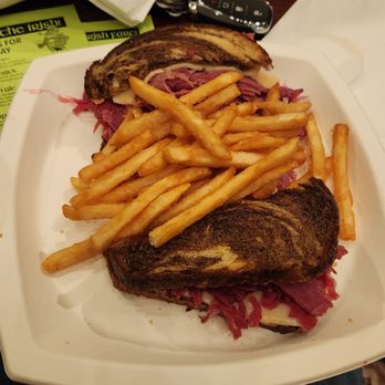 Quarter Celtic Brewpub - Reuben Sandwich and fries - Brewpubs Near Me - Albuquerque, New Mexico