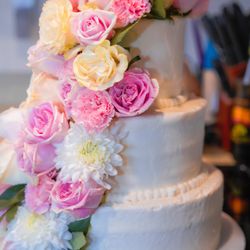 Brianna's Treats - Vanilla 3 tier cake