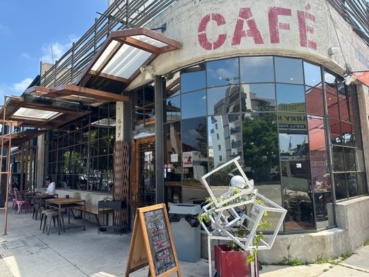 Paper or Plastik Cafe by null