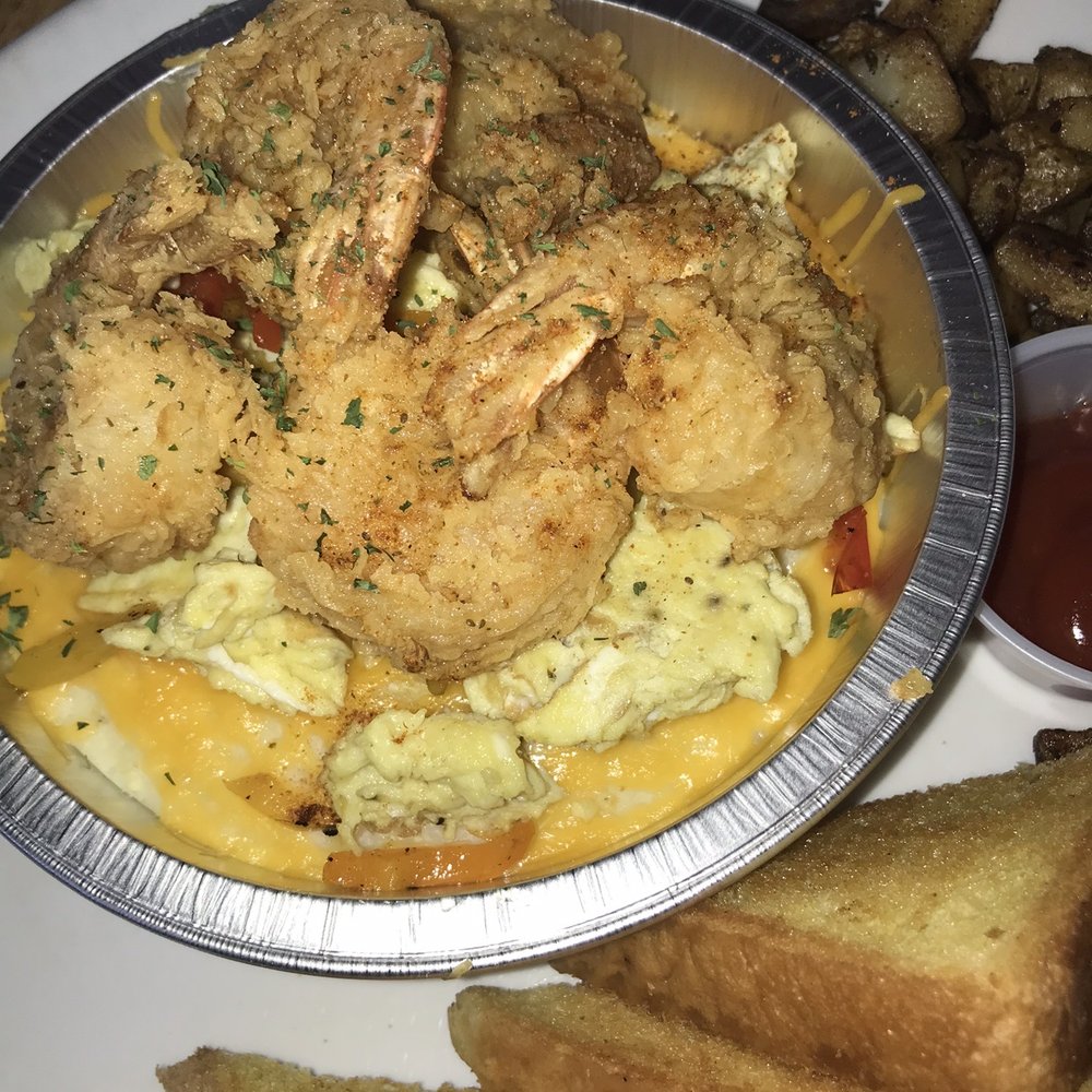 Flight Lounge Cafe - Shrimp and grits - Themed Cafes Near Me - Portland, Oregon