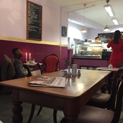 Eclair au Café