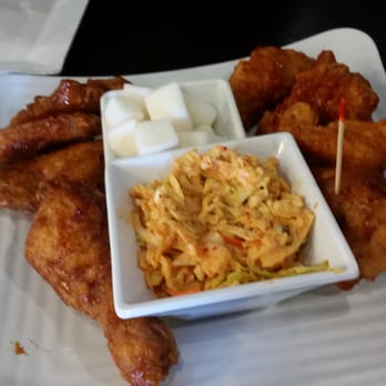 Bonchon Sunnyvale - Medium Mixed Half & Half with Kimchee Coleslaw - Chicken Wings Near Me - Sunnyvale, California