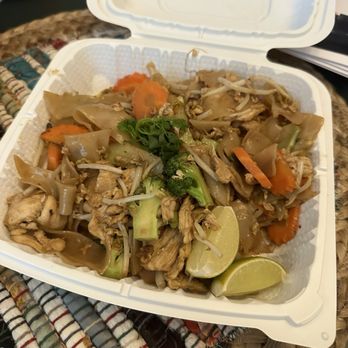 Thai Time - Pad See Ewe - Food Trucks Near Me - Austin, Texas