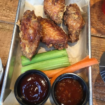 Burger Bench - Crispy chicken wing - American Near Me - Escondido, California Burger Bench - Crispy chicken wing - American Near Me - Escondido, California