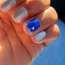 Lacquer Nail Spa - Shellac massage manicure