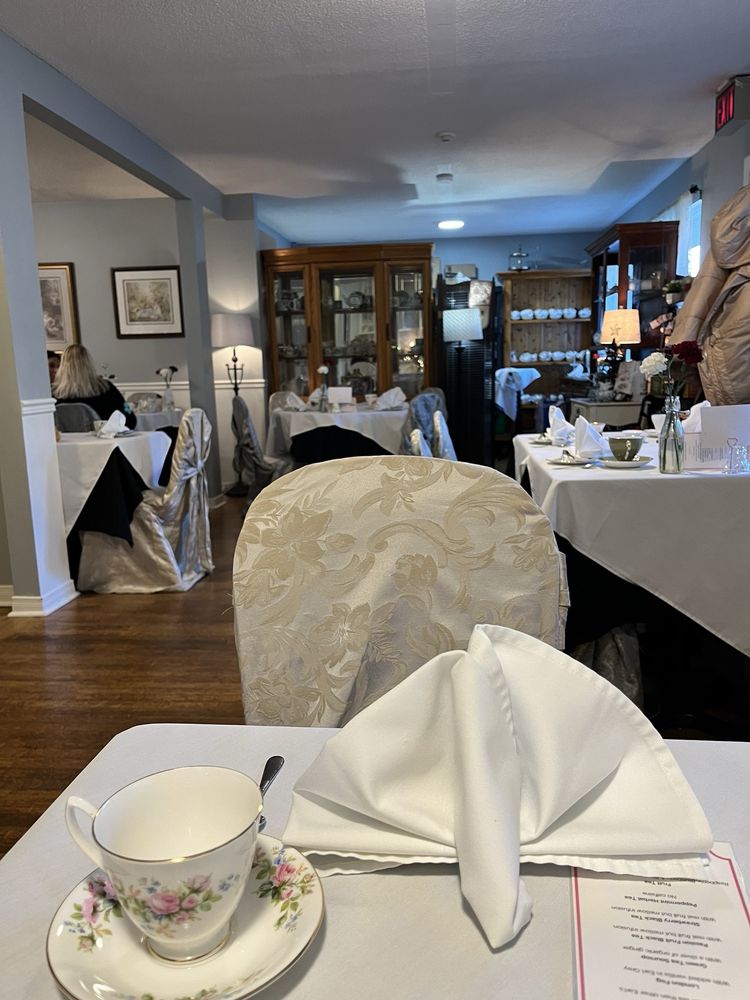 Escarpment Tea Room Logo