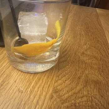 Elway's - Empty - New American Near Me - Denver, Colorado