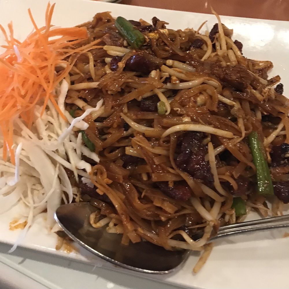 Krystal Thai - #60 Beef Pad Thai Noodles - Thai Near Me - Crystal Lake, Illinois
