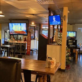 Player's Pizza - the inside of a restaurant - Pizza Near Me - Anderson, California Player's Pizza - the inside of a restaurant - Pizza Near Me - Anderson, California